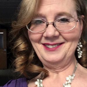 Meet your Posher, Elise